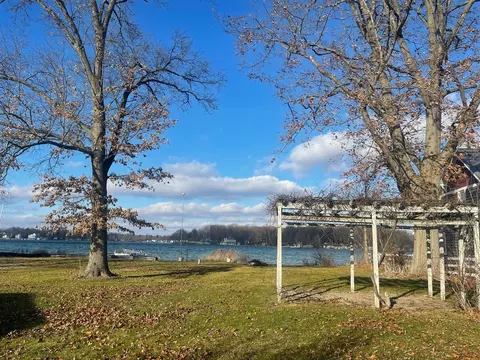 21318 Carlton, Cassopolis, MI 49031 photo 2