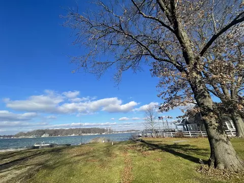 21318 Carlton, Cassopolis, MI 49031 photo 3