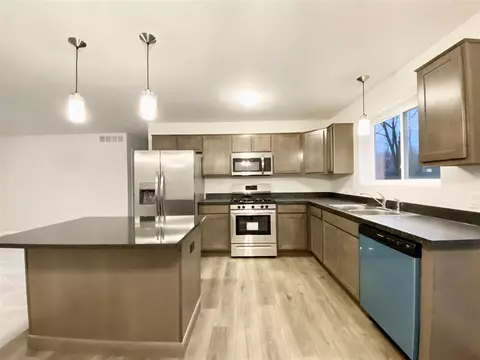 835 Lincoln Lk, Lowell, MI 49331 photo 3
