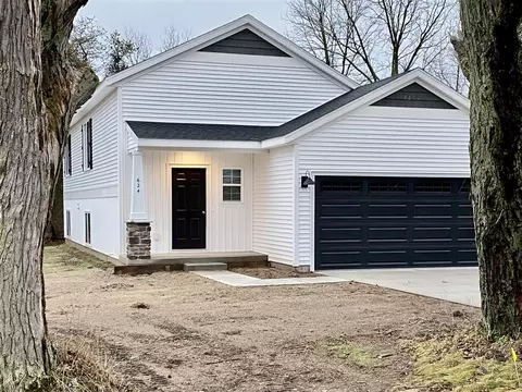 835 Lincoln Lk, Lowell, MI 49331 photo 2