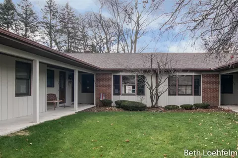 224 Bona Vis, Grand Rapids, MI 49504