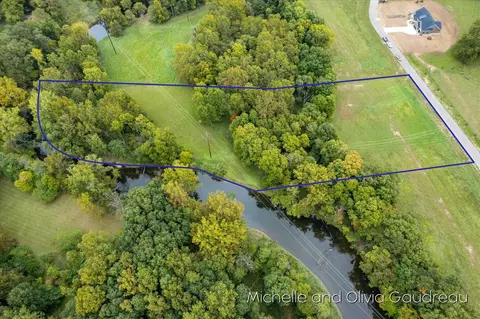 benzel ct, Hastings, MI 49058
