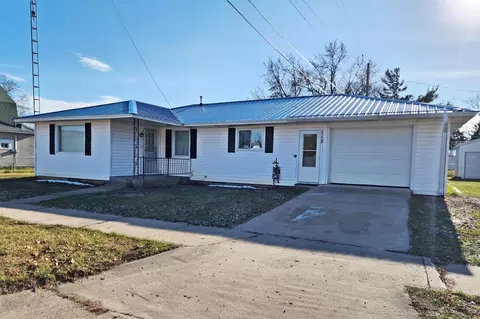 112 E 3rd, Evart, MI 49631