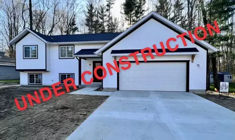 588 142nd, Holland, MI 49424