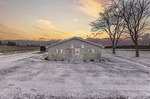 417 Jonesville, Coldwater, MI 49036