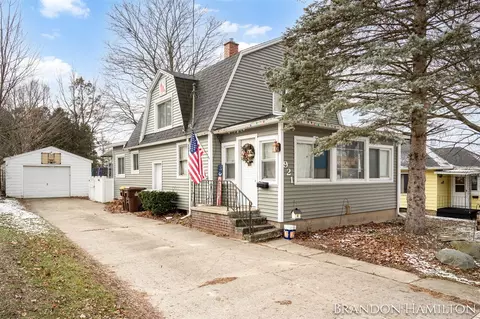 921 Branch, Ionia, MI 48846