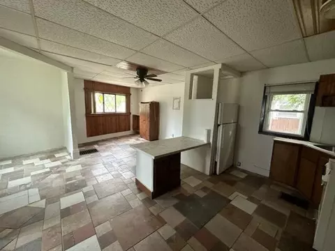 412 Page, Jackson, MI 49203 photo 2