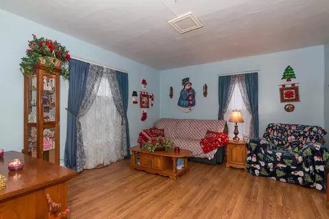 307 Spring, Three Rivers, MI 49093 photo 4