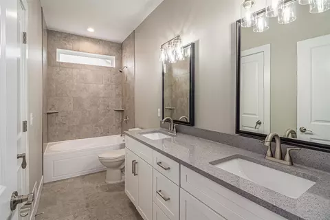 Bath - 2933 Clivedon, Howell, MI 48843 photo 3 of 3