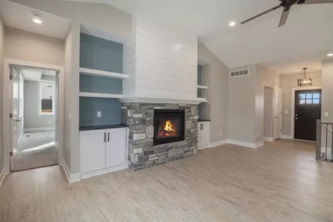 Living - 2933 Clivedon, Howell, MI 48843 photo 2 of 6