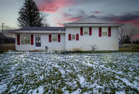 5066 E O, Kalamazoo, MI 49048