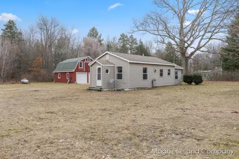 47 17 Mile, Kent City, MI 49330