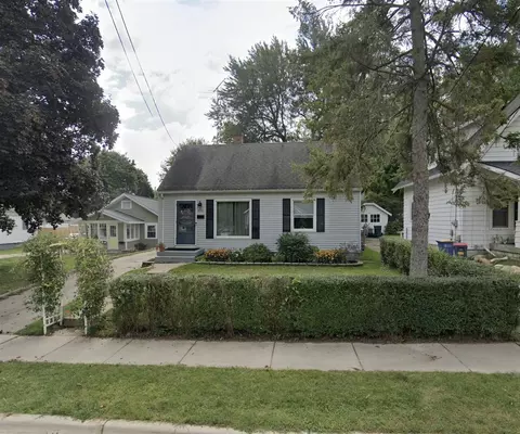 122 Lawrence, Grand Rapids, MI 49505