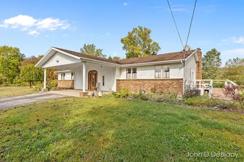 7677 Fillmore, Allendale, MI 49401