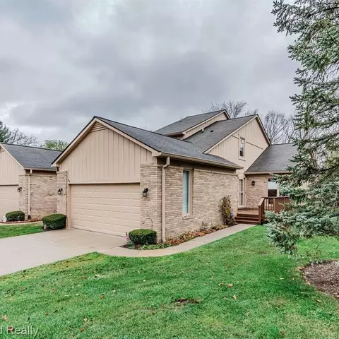 21540 River Rdg, Farmington Hills, MI 48335