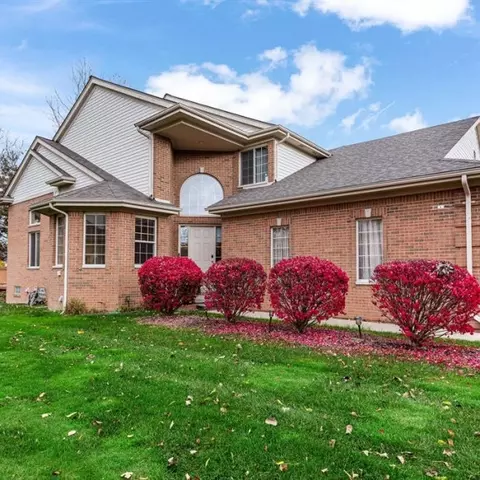 1075 Maya, Troy, MI 48085