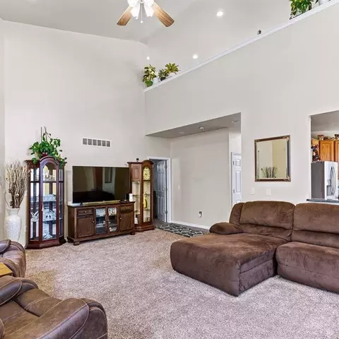 1075 Maya, Troy, MI 48085 photo 10