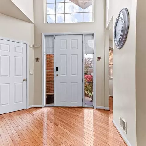 1075 Maya, Troy, MI 48085 photo 3