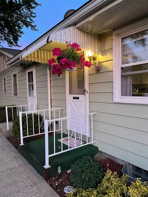 929 Andover, Kentwood, MI 49508