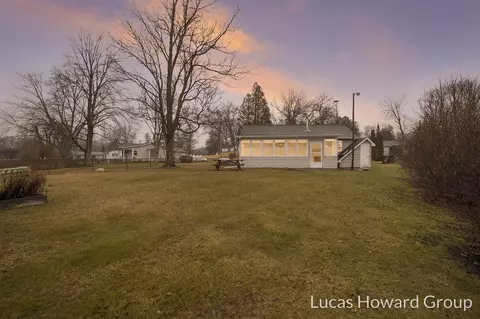 9398 Lost Trl, Delton, MI 49046