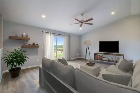 Living - 58956 Interlaken, Mattawan, MI 49071 photo 4 of 5