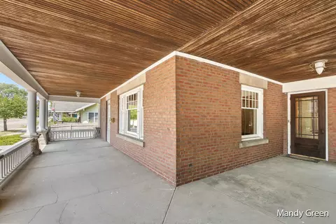 104 W Main, Edmore, MI 48829 photo 4