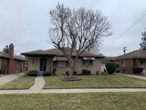 24010 Blackstone, Oak Park, MI 48237