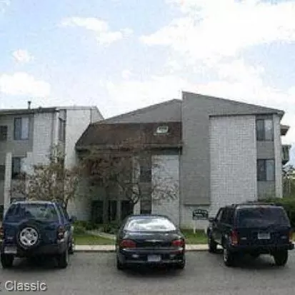 32013 W 12 Mile #301, Farmington Hills, MI 48334