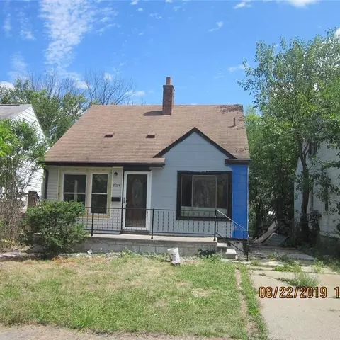 8294 Plainview, Detroit, MI 48228