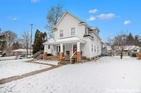 1561 4th, Grand Rapids, MI 49504