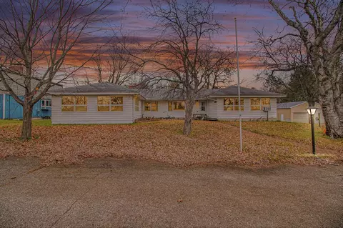 15961598 Mac Nider, Grand Rapids, MI 49546