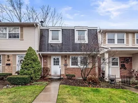 5042 Buckingham, Troy, MI 48098