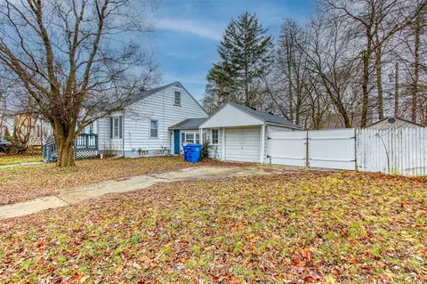 46 Preston, Waterford, MI 48328