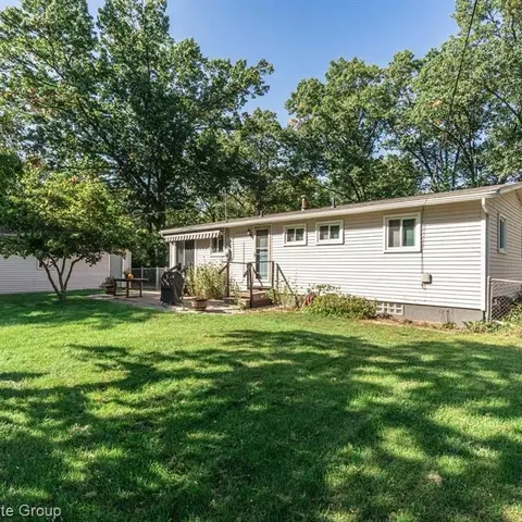 682 Cranbourne, Commerce Twp, MI 48382 photo 16