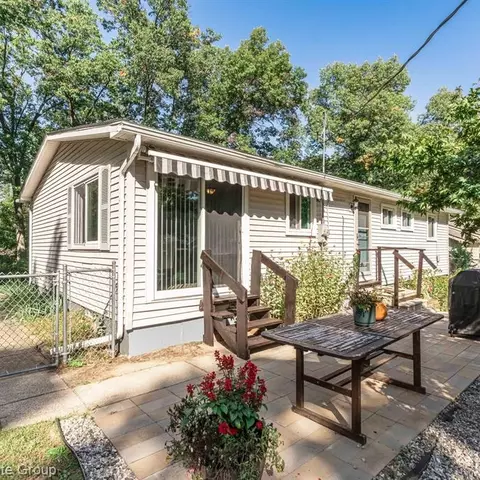 682 Cranbourne, Commerce Twp, MI 48382 photo 20