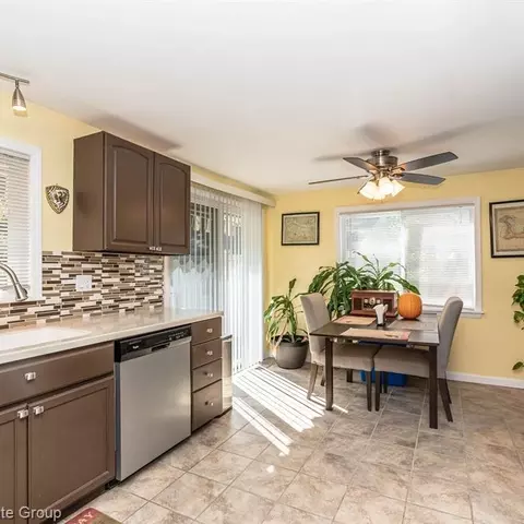 682 Cranbourne, Commerce Twp, MI 48382 photo 32