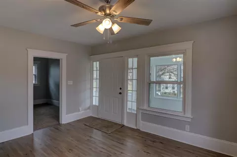 814 Burr, Jackson, MI 49201 photo 5