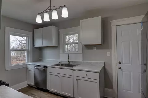 814 Burr, Jackson, MI 49201 photo 12