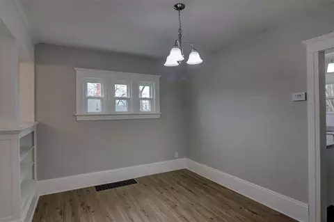 814 Burr, Jackson, MI 49201 photo 7