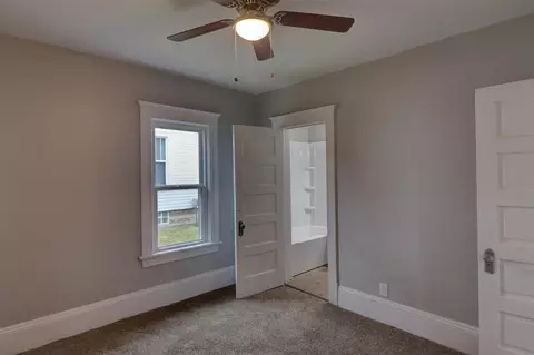 814 Burr, Jackson, MI 49201 photo 27