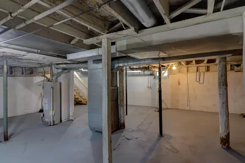 814 Burr, Jackson, MI 49201 photo 35