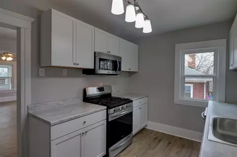 814 Burr, Jackson, MI 49201 photo 17
