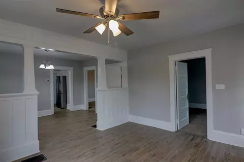814 Burr, Jackson, MI 49201 photo 4