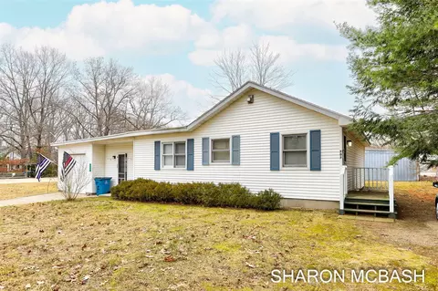 707 N Maple, Saugatuck, MI 49453