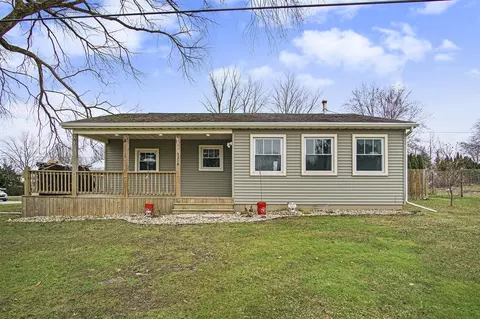 5310 W Us Highway 12, Buchanan, MI 49107