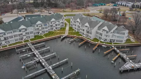 2411 Lake #52, Muskegon, MI 49445