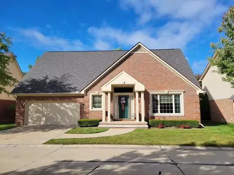 16463 Waverly #13, Clinton Township, MI 48038