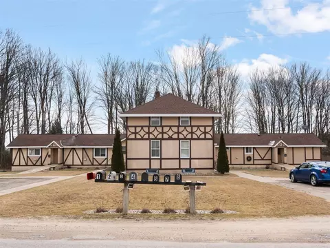 8300 E 30 Rd, Cadillac, MI 49601