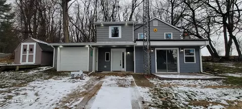 24956 Lake Shr, Dowagiac, MI 49047