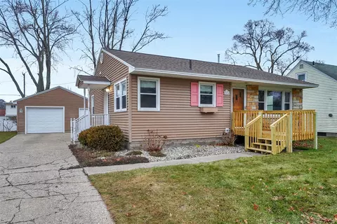 2074 W Norton, Norton Shores, MI 49441